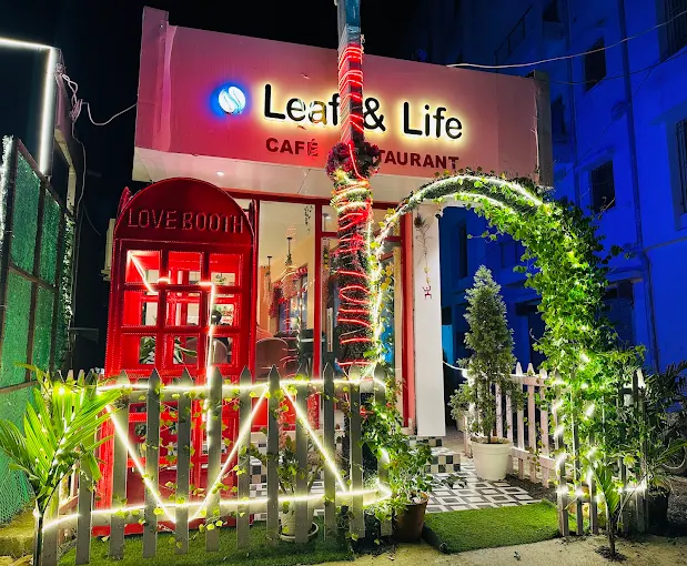 Leaf & Life — Café & Bistro Website
